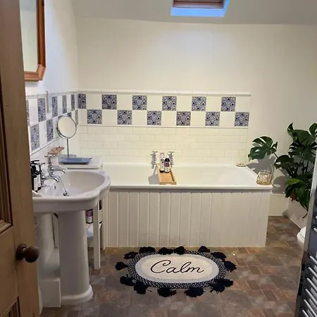 11b The Promenade Apartment